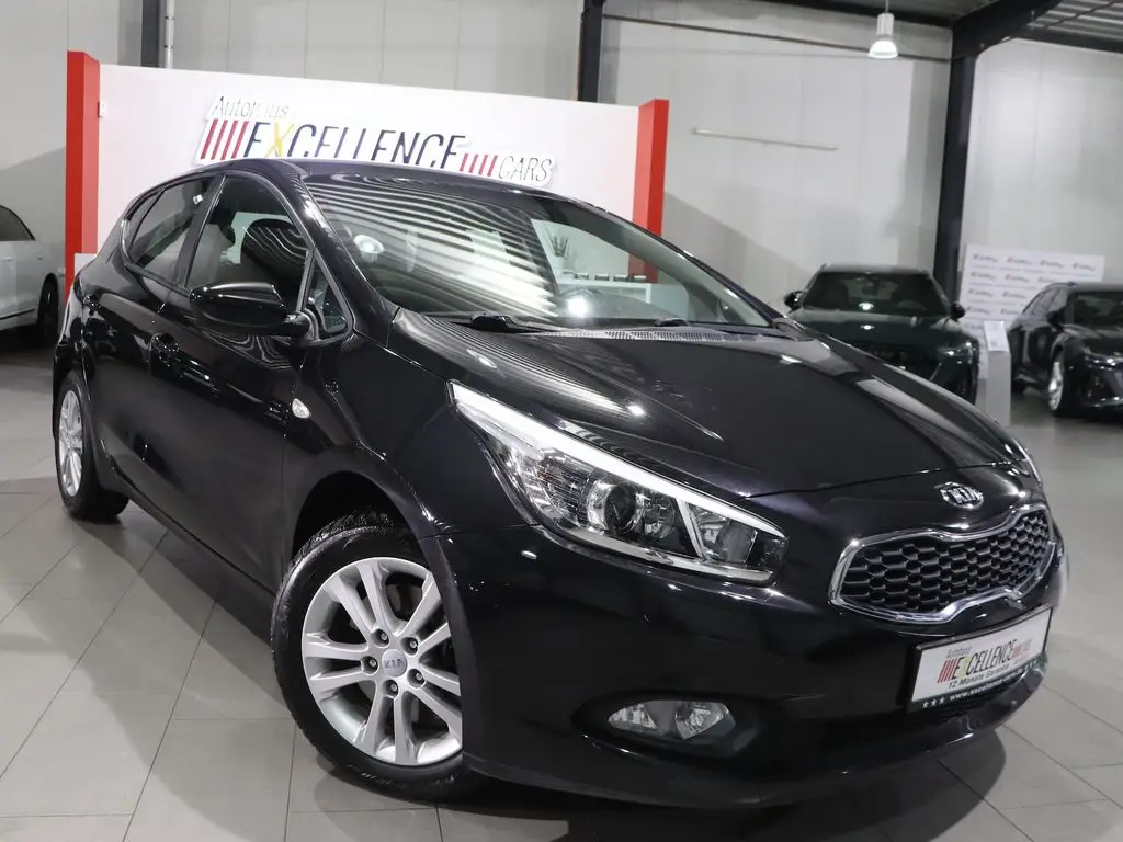 Photo 1 : Kia Ceed 2014 Petrol