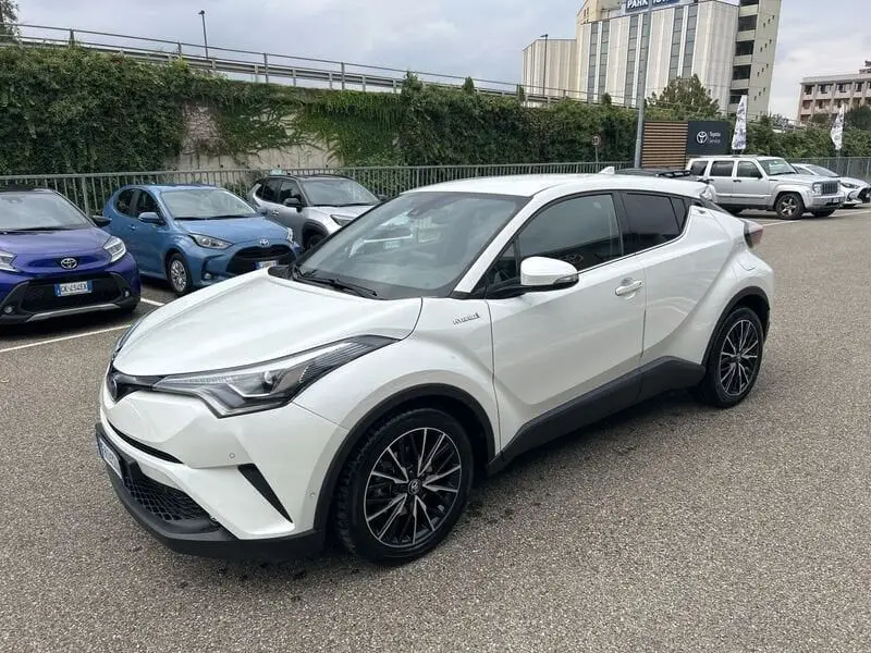 Photo 1 : Toyota C-hr 2017 Hybride