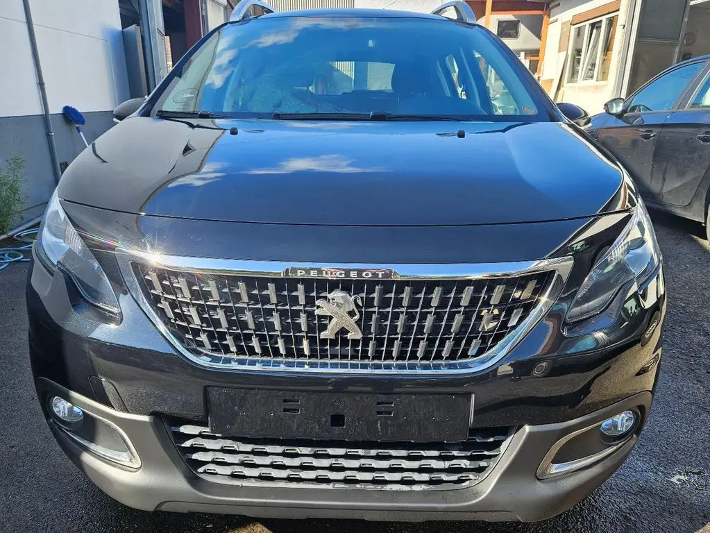 Photo 1 : Peugeot 2008 2018 Petrol