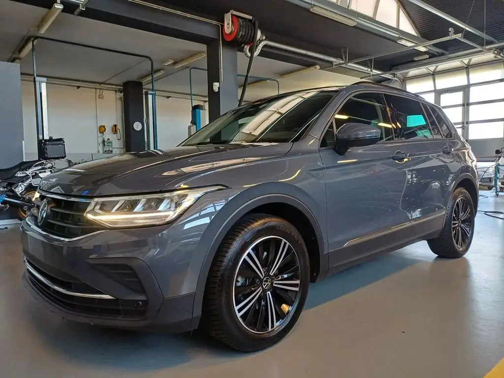 Photo 1 : Volkswagen Tiguan 2022 Petrol