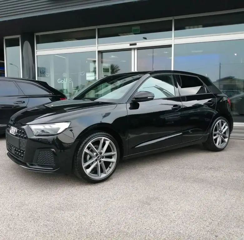 Photo 1 : Audi A1 2019 Petrol