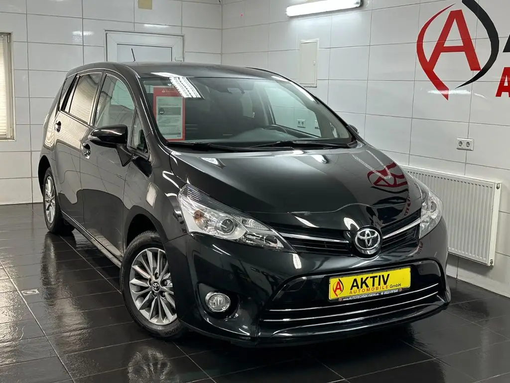 Photo 1 : Toyota Verso 2016 Petrol