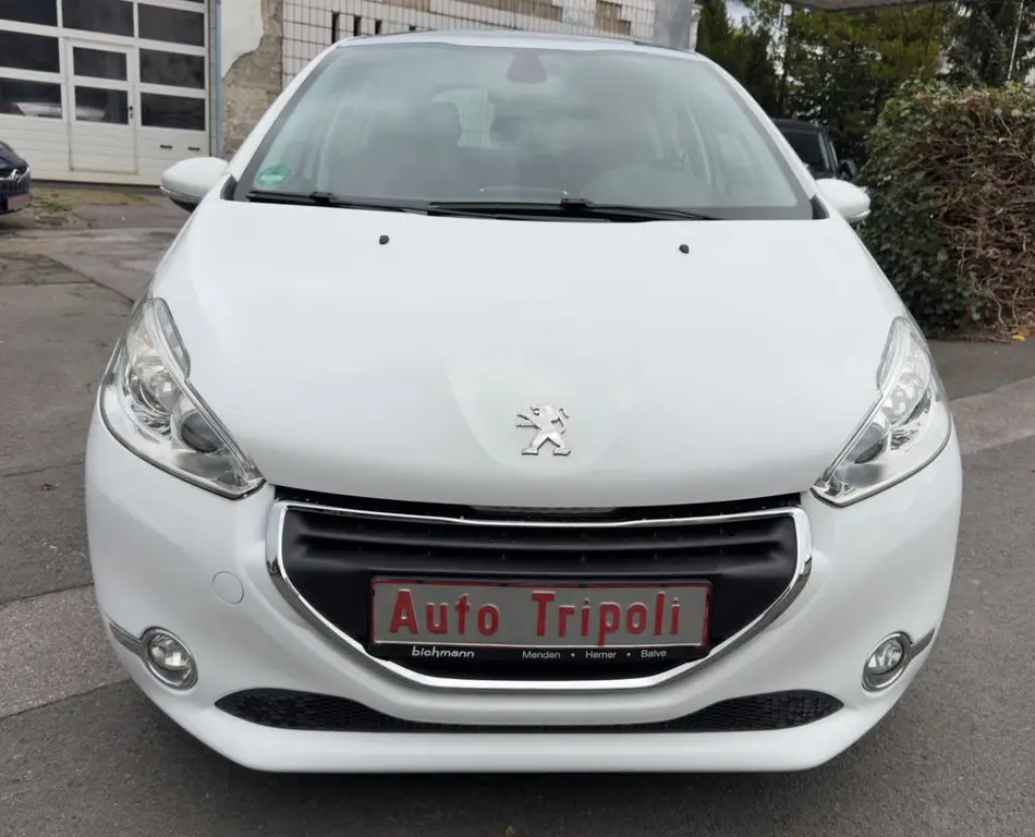 Photo 1 : Peugeot 208 2015 Petrol