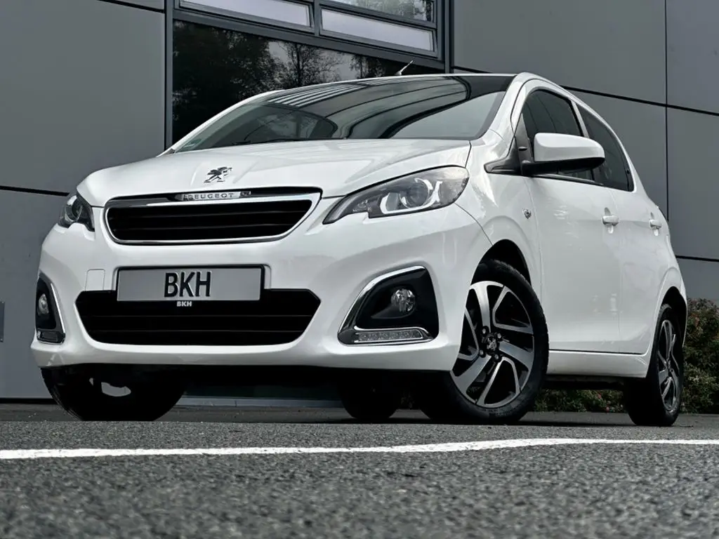 Photo 1 : Peugeot 108 2017 Petrol