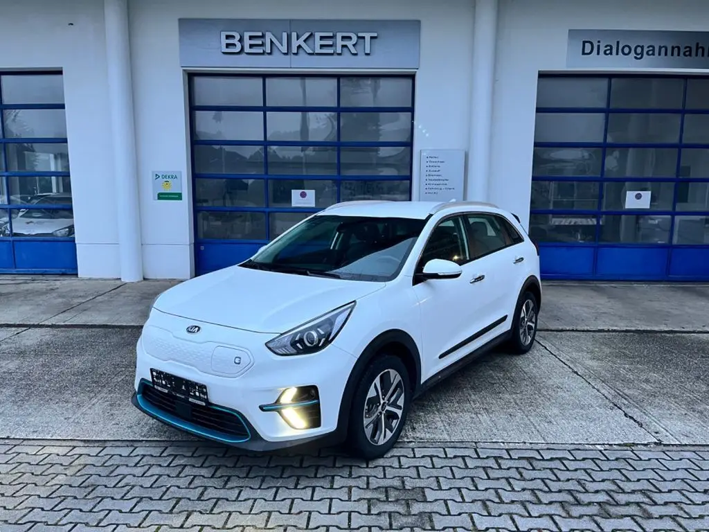 Photo 1 : Kia Niro 2021 Non renseigné