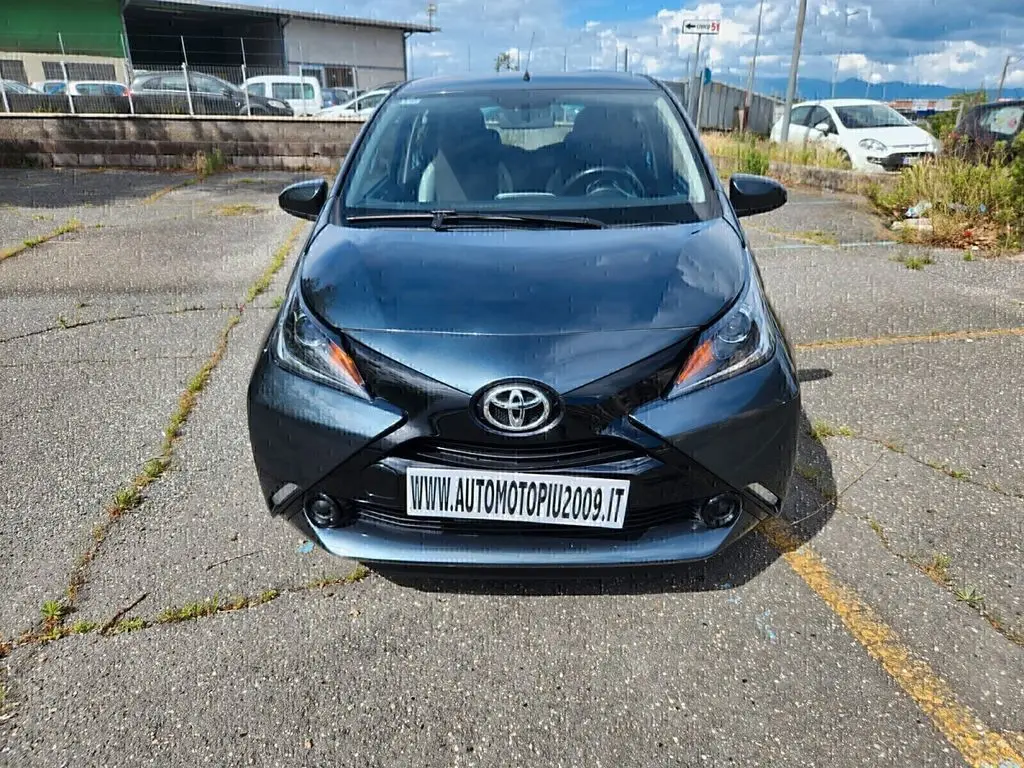 Photo 1 : Toyota Aygo X 2017 Petrol