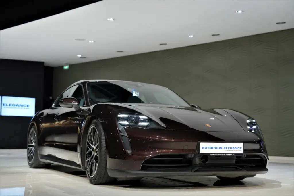 Photo 1 : Porsche Taycan 2022 Non renseigné