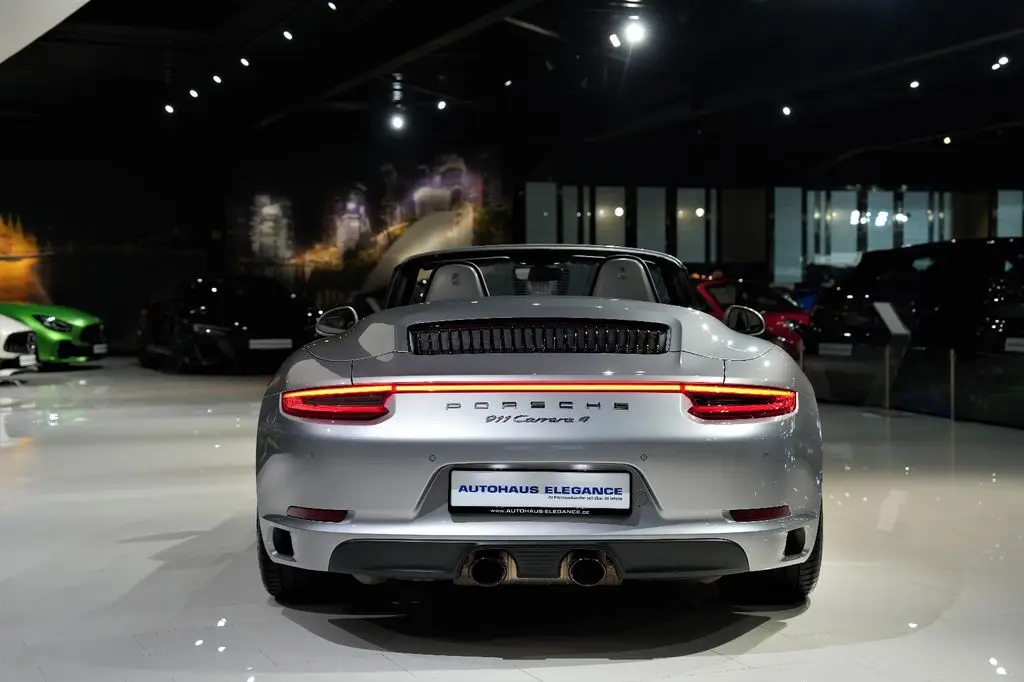 Photo 1 : Porsche 991 2018 Petrol