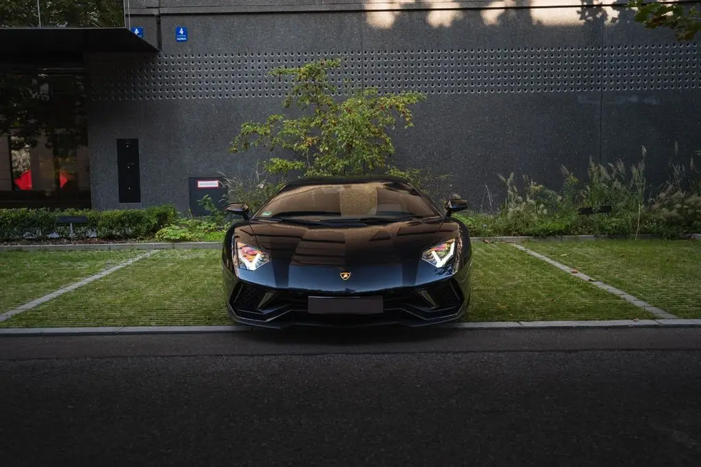 Photo 1 : Lamborghini Aventador 2018 Essence