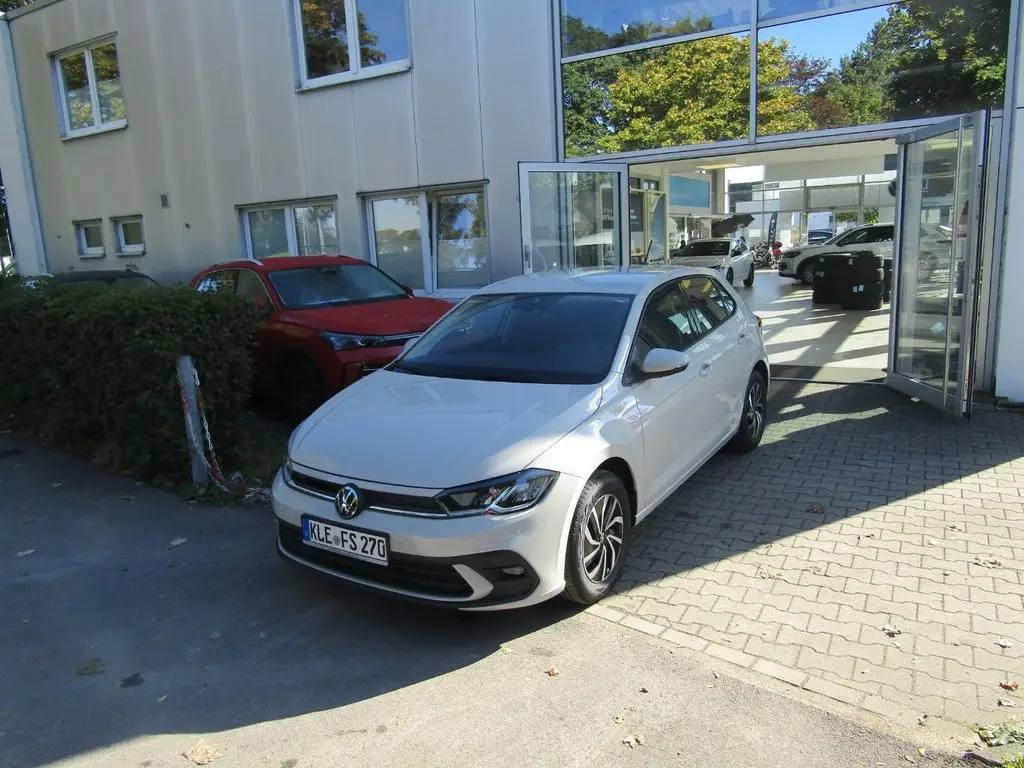 Photo 1 : Volkswagen Polo 2024 Petrol