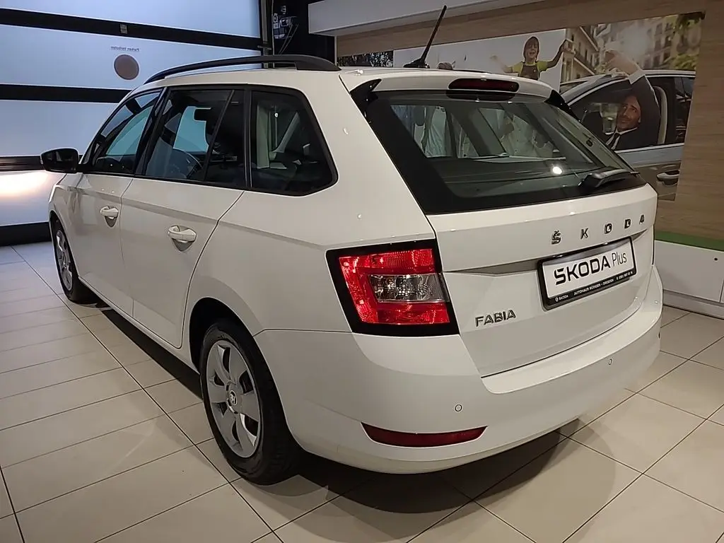 Photo 1 : Skoda Fabia 2021 Essence