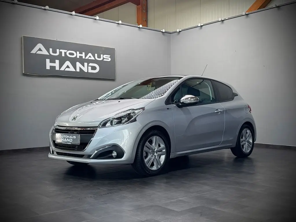 Photo 1 : Peugeot 208 2016 Petrol