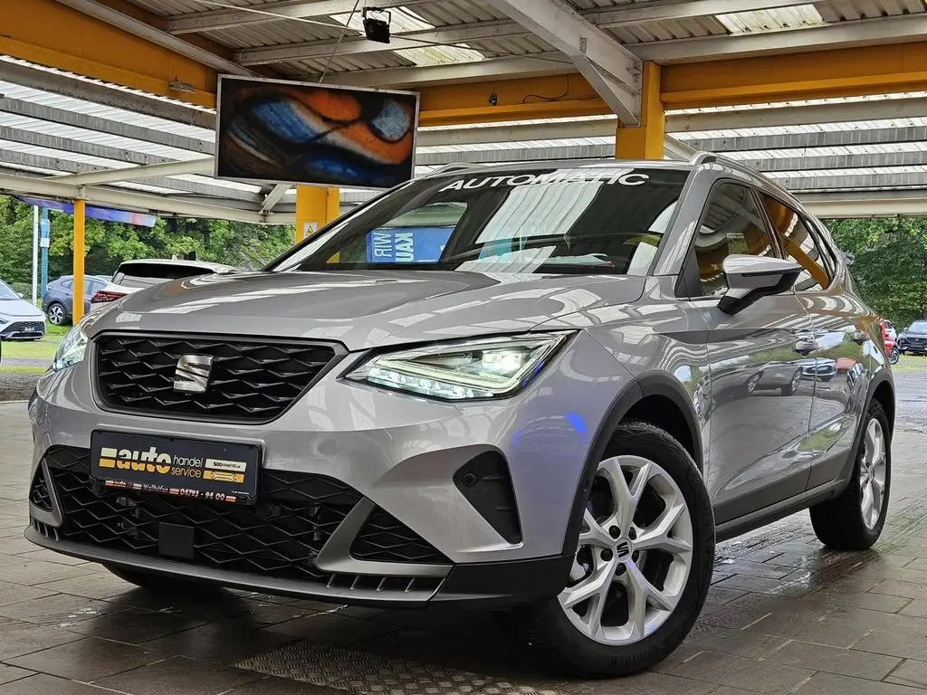 Photo 1 : Seat Arona 2024 Essence