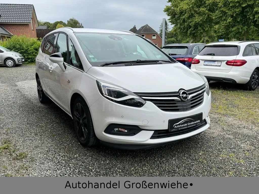 Photo 1 : Opel Zafira 2018 Diesel