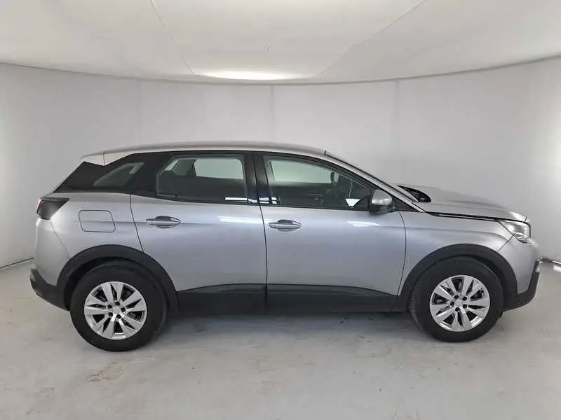 Photo 1 : Peugeot 3008 2020 Diesel