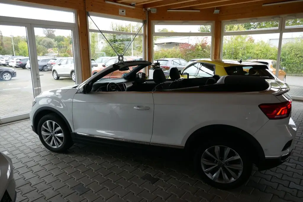 Photo 1 : Volkswagen T-roc 2021 Essence