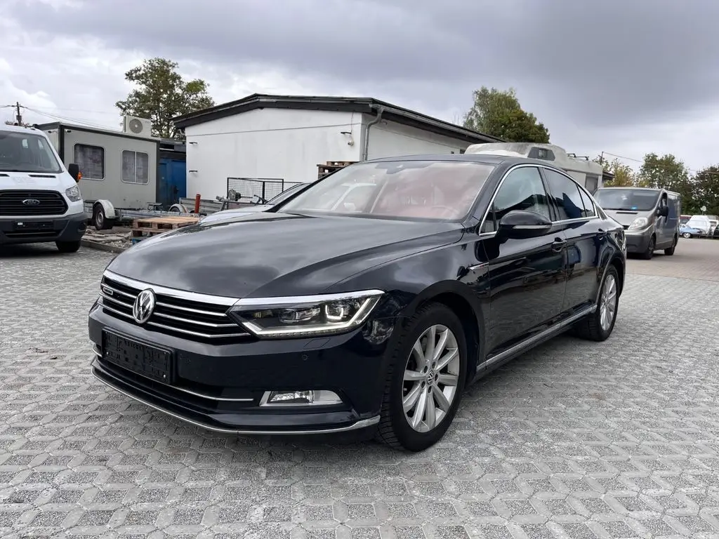 Photo 1 : Volkswagen Passat 2016 Essence