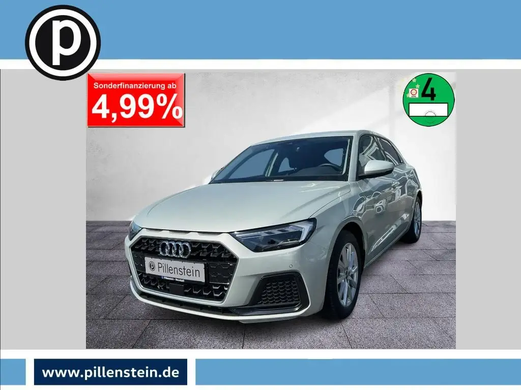 Photo 1 : Audi A1 2023 Essence