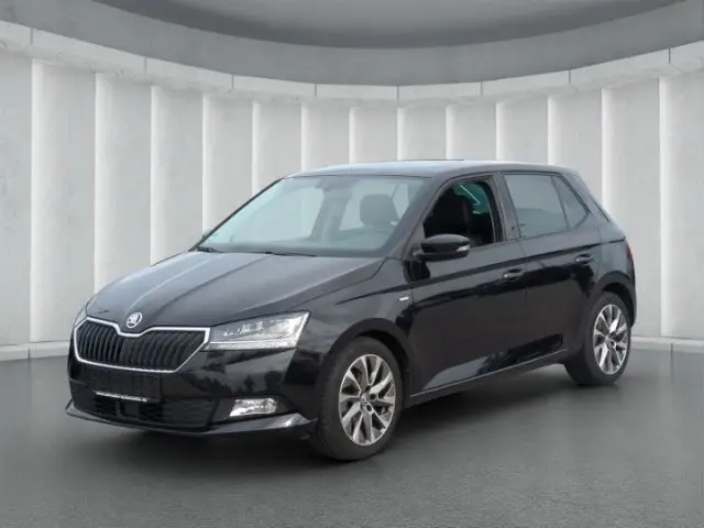 Photo 1 : Skoda Fabia 2021 Petrol