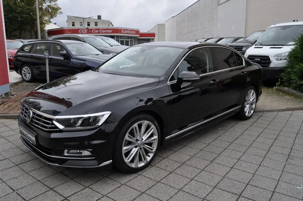 Photo 1 : Volkswagen Passat 2017 Essence