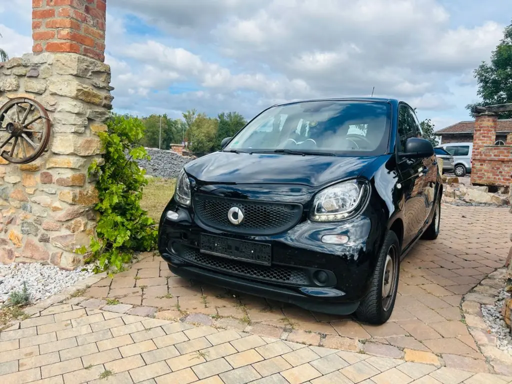 Photo 1 : Smart Forfour 2019 Petrol