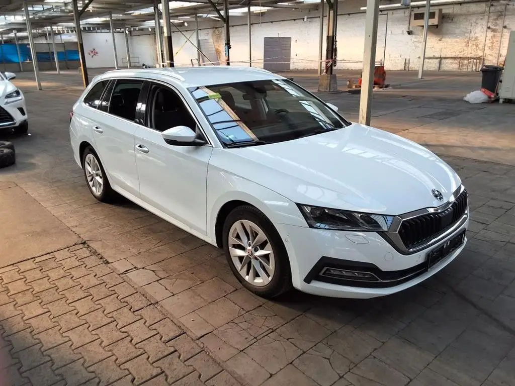 Photo 1 : Skoda Octavia 2021 Essence