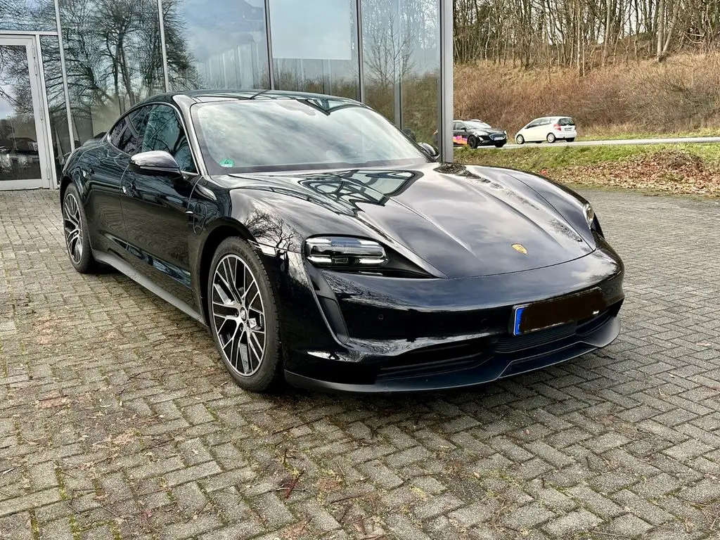 Photo 1 : Porsche Taycan 2022 Non renseigné