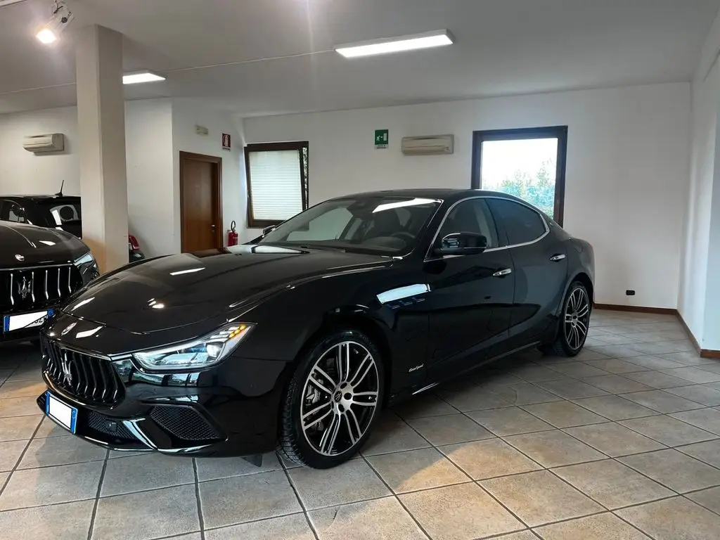 Photo 1 : Maserati Ghibli 2021 Hybrid