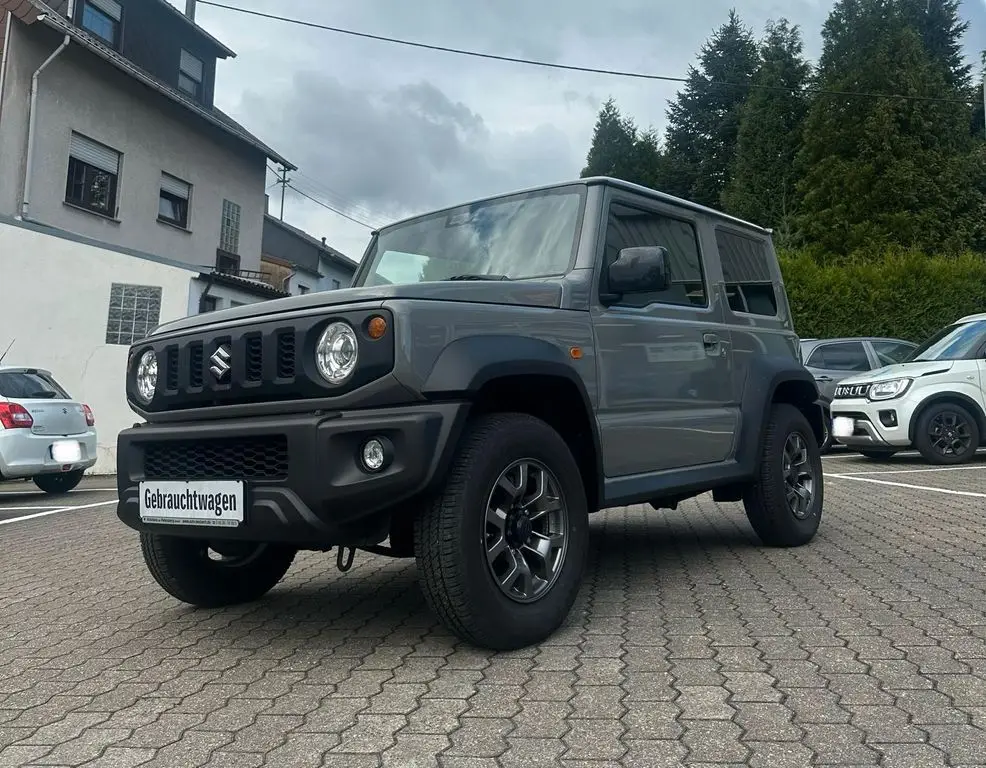 Photo 1 : Suzuki Jimny 2019 Petrol