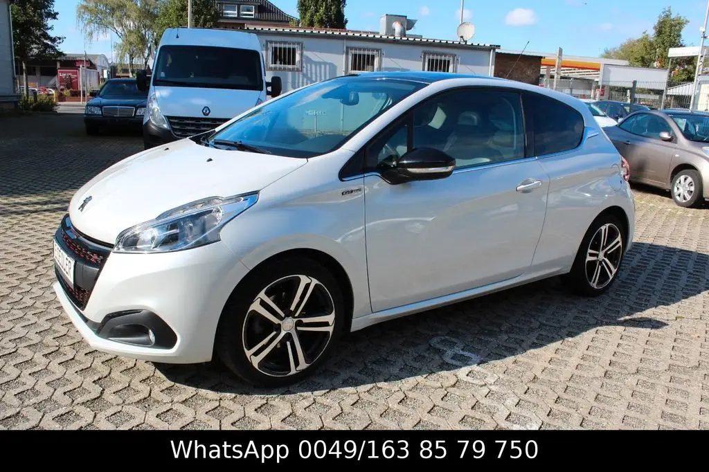 Photo 1 : Peugeot 208 2017 Petrol