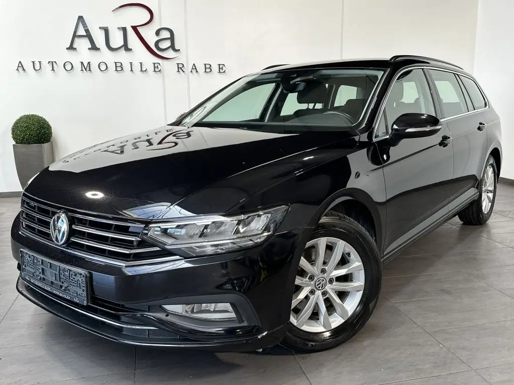 Photo 1 : Volkswagen Passat 2020 Essence