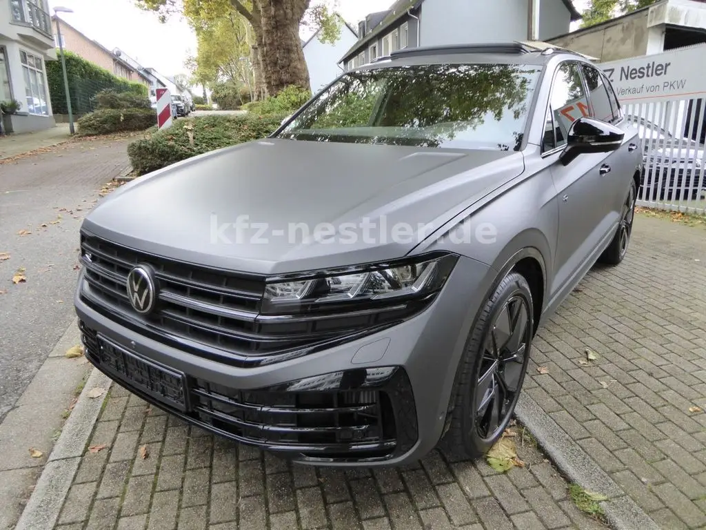 Photo 1 : Volkswagen Touareg 2023 Hybrid