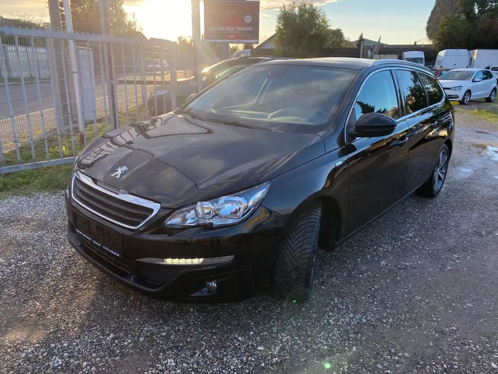 Photo 1 : Peugeot 308 2015 Petrol