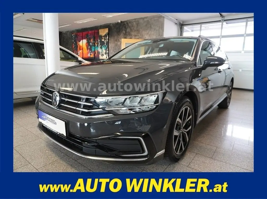 Photo 1 : Volkswagen Passat 2021 Hybride