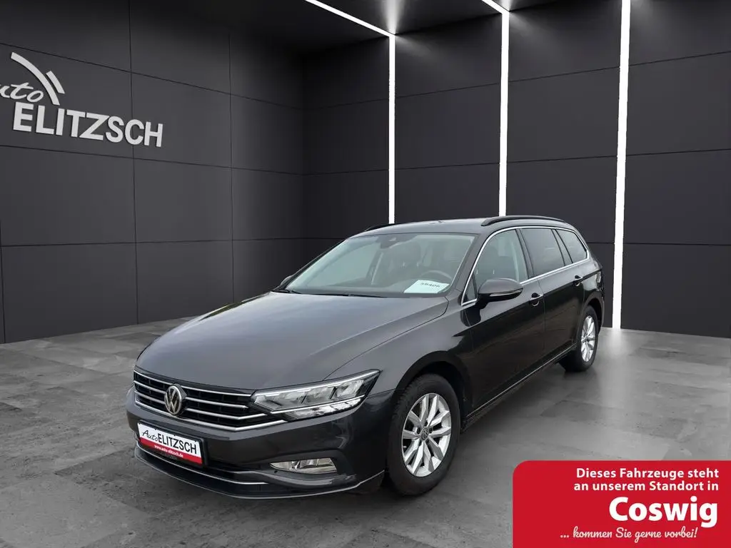 Photo 1 : Volkswagen Passat 2020 Essence