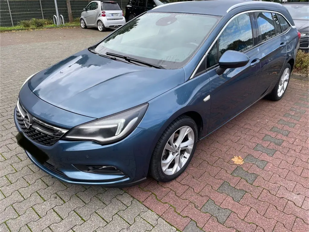 Photo 1 : Opel Astra 2016 Petrol