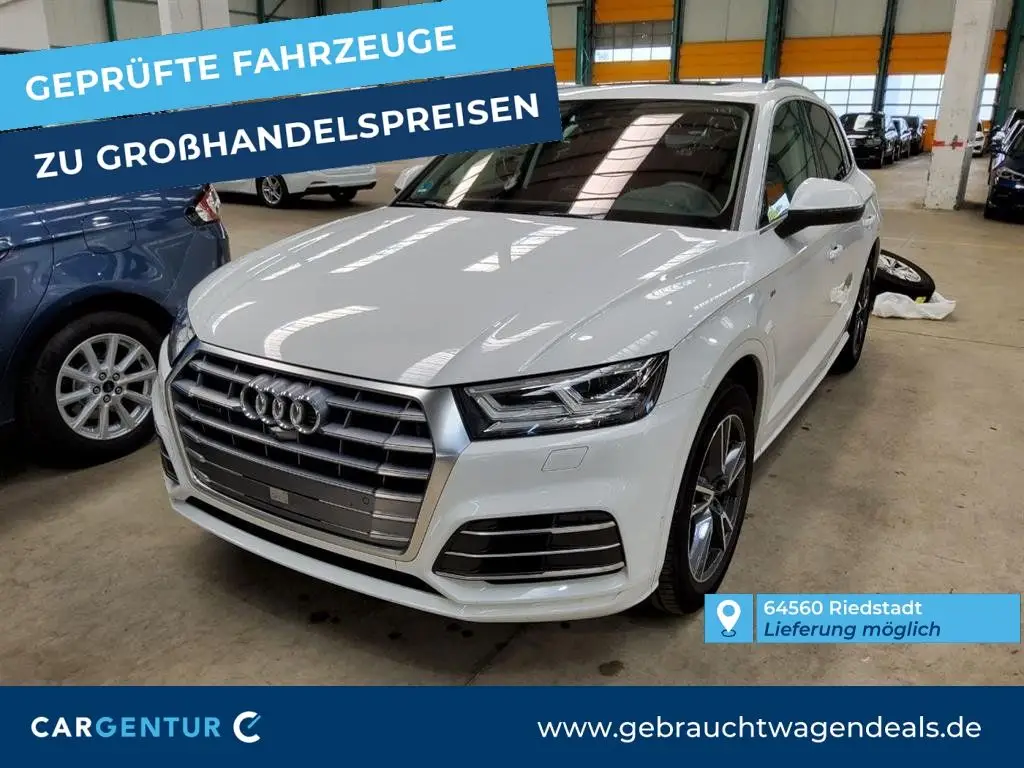 Photo 1 : Audi Q5 2021 Hybrid