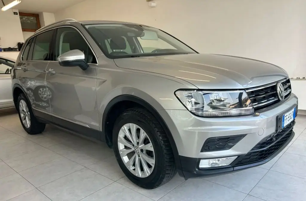 Photo 1 : Volkswagen Tiguan 2016 Essence