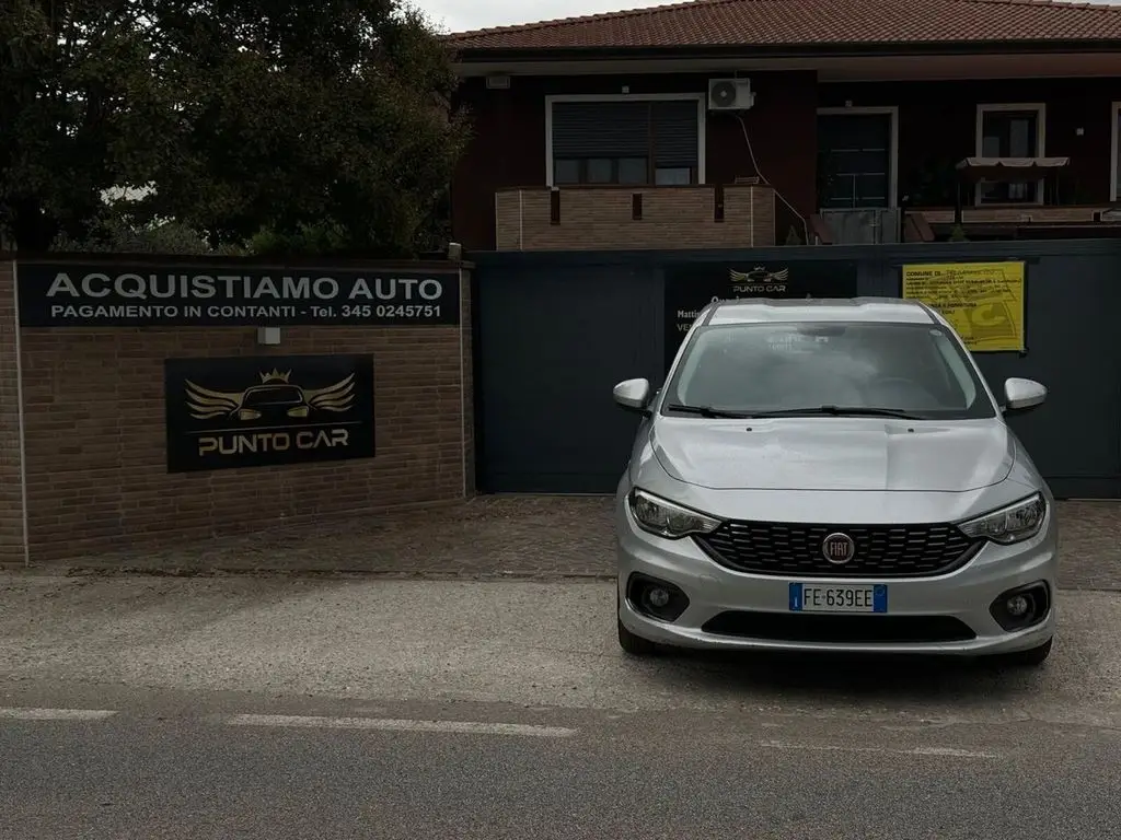 Photo 1 : Fiat Tipo 2016 Essence