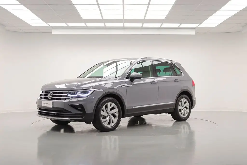 Photo 1 : Volkswagen Tiguan 2021 Petrol