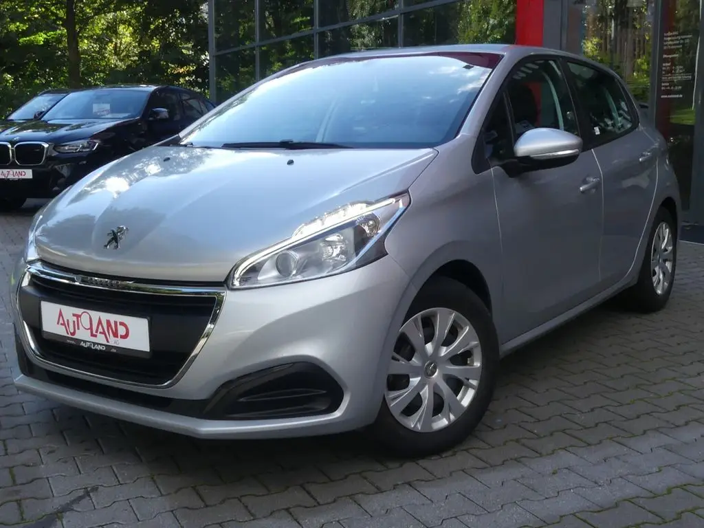 Photo 1 : Peugeot 208 2017 Petrol