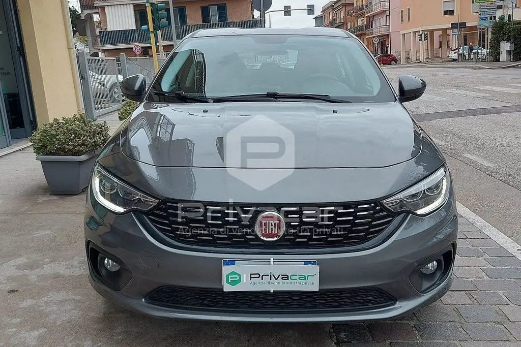 Photo 1 : Fiat Tipo 2019 Essence