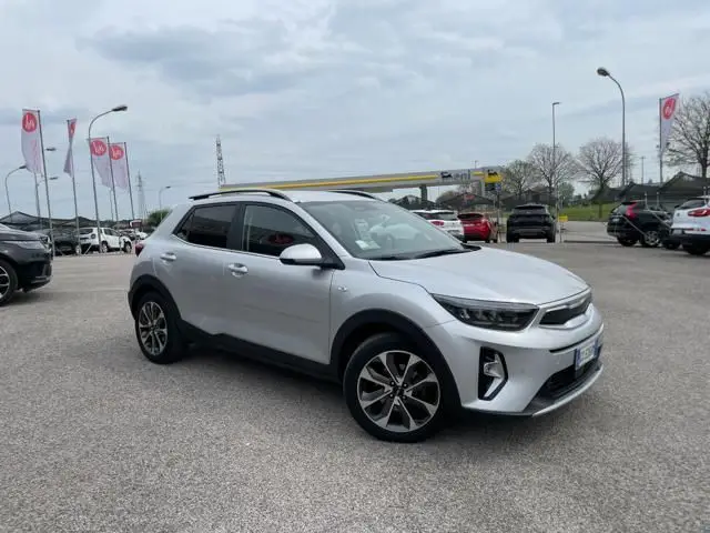 Photo 1 : Kia Stonic 2022 Petrol