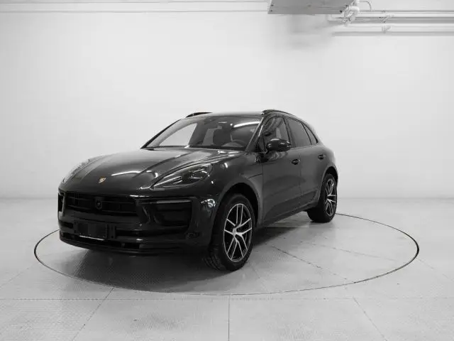 Photo 1 : Porsche Macan 2023 Essence