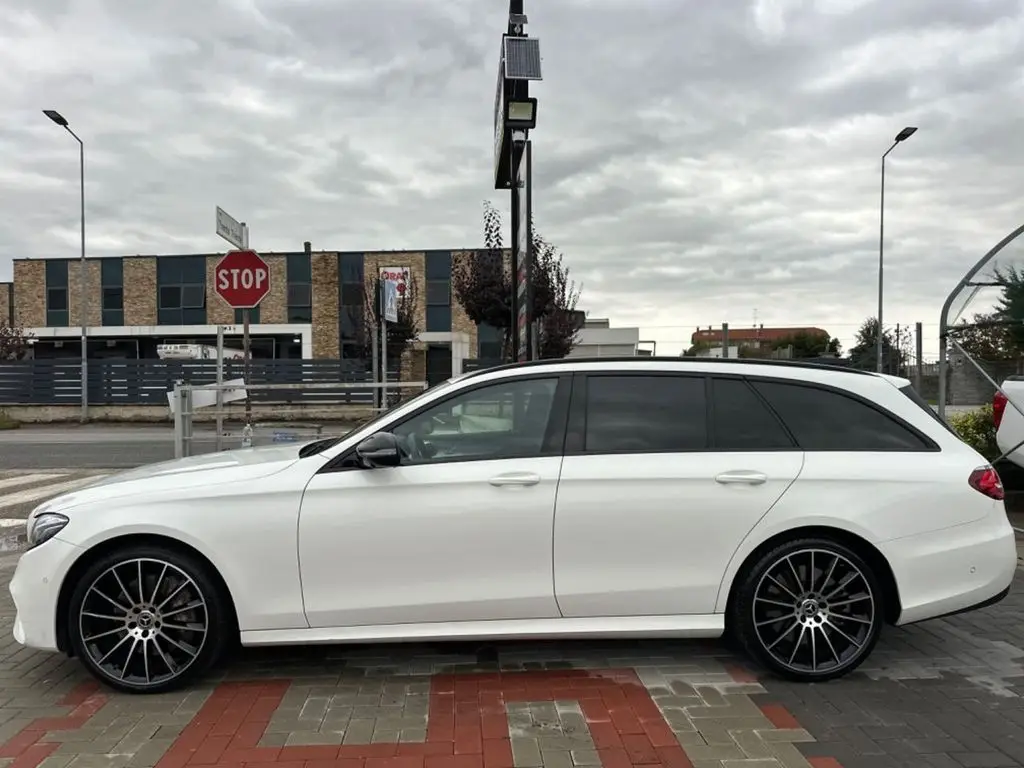 Photo 1 : Mercedes-benz Classe E 2020 Petrol