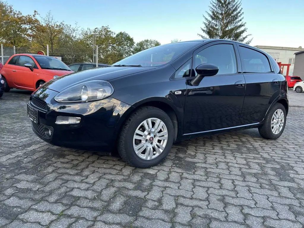 Photo 1 : Fiat Punto 2017 Petrol