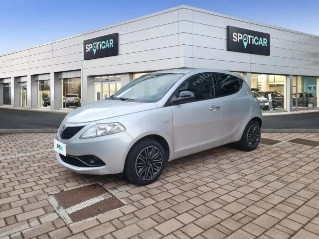 Photo 1 : Lancia Ypsilon 2019 Essence