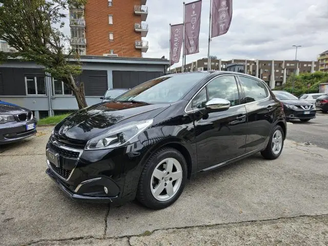 Photo 1 : Peugeot 208 2015 Petrol