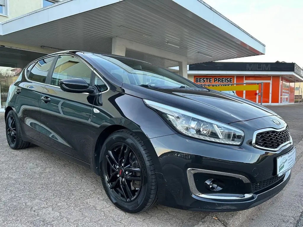 Photo 1 : Kia Ceed 2015 Petrol