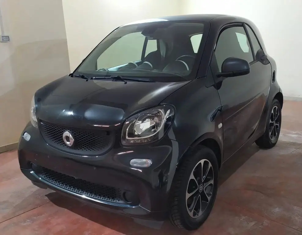 Photo 1 : Smart Fortwo 2017 Petrol